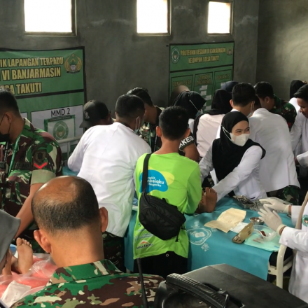 Warga Antusias Mengikuti Sunatan Massal Gratis di Desa Takuti Kecamatan Mataraman Kabupaten Banjar